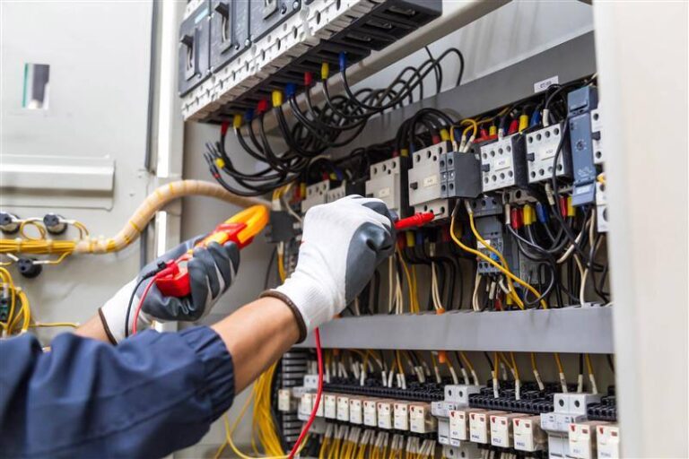 ati blog electrical technician hero 768x512